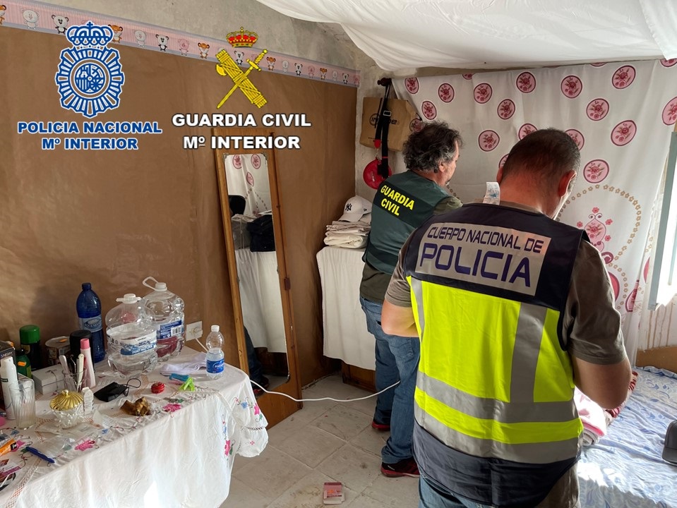 Detenidos en Granada dos peligrosos atracadores en una operacin conjunta de la Guardia  Civil  y  la Polica Nacional 